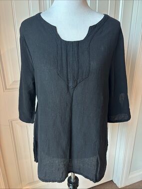 Women’s Black Three-Quarter Sleeve Tunic Top